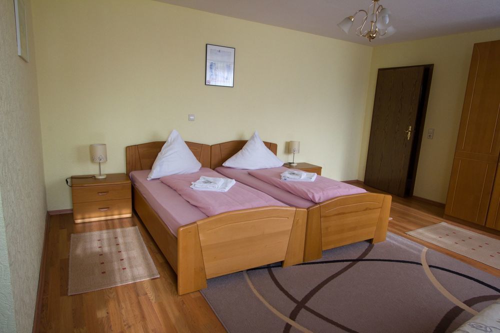 Hotel Adria Stuben Urbar  Exterior foto