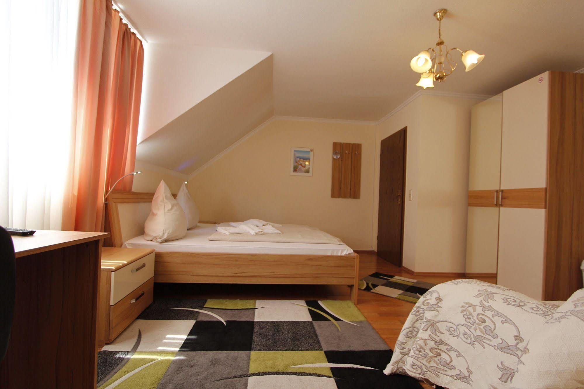 Hotel Adria Stuben Urbar  Exterior foto